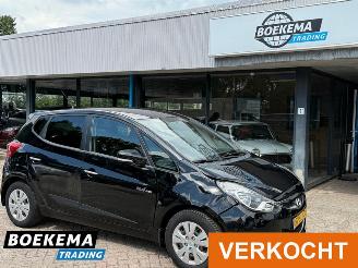 krockskadad bil auto Hyundai Ix20 1.6i i-Motion 125PK Airco 6-Hand 2011/10