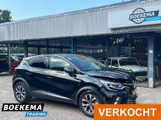 krockskadad bil auto Renault Captur 1.6 E-Tech Plug-in Hybrid Keyless Led Climate Navi PDC 2021/5