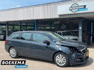 uszkodzony samochody osobowe Peugeot 308 SW 1.2 PureTech Blue Lease Navigatie Climate Cruise 2019/7