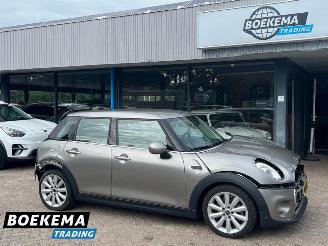 krockskadad bil auto Mini Cooper Mini 1.5 Chili Led Keyless Climate Navi Cruise PDC 2017/6