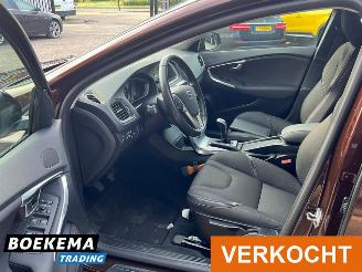 Volvo V-40 Cross Country 2.0 T3 Nordic+ Led Navi Climate Cruise Stoelverw. picture 16