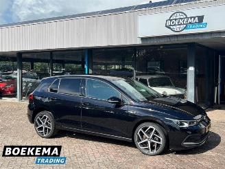 skadebil auto Volkswagen Golf 1.5 eTSI Style HUD DSG Massage Led Navi Stoelverw. 2020/10