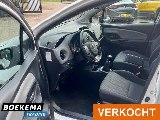 Toyota Yaris 1.3 VVT-i Navigatie Cruise Airco Camera Trekh. picture 15