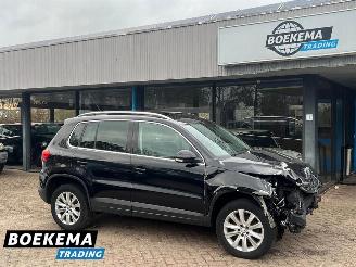 skadebil auto Volkswagen Tiguan 2.0 TDI Comfort&Design Pano Stoelverw. Cruise Climate PDC Trekh. 2011/3