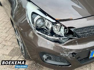 Kia Rio 1.4 CVVT 110PK Super Pack Leer Open-Dak Navigatie Stoelverw picture 6