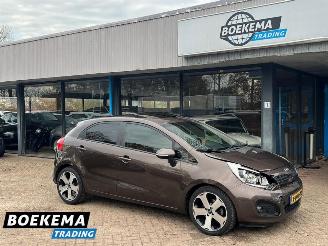 skadebil auto Kia Rio 1.4 CVVT 110PK Super Pack Leer Open-Dak Navigatie Stoelverw 2013/4
