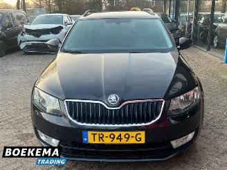 Skoda Octavia Combi 1.6 TDI DSG Business Climate Navi Cruise PDC picture 5