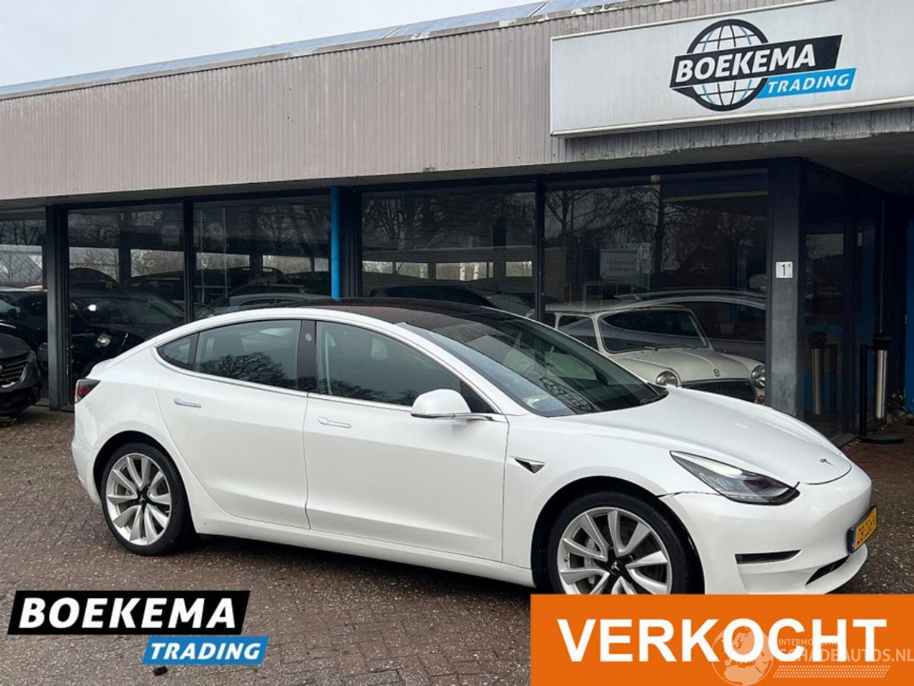 Tesla Model 3 Long Range AWD 75 kWh BTW Autopilot Glazen dak