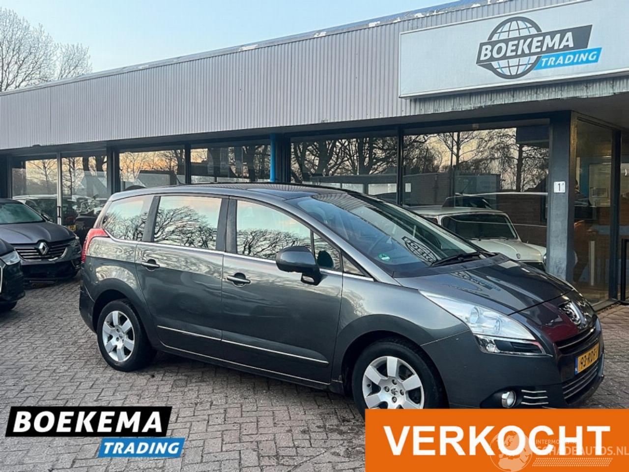 Peugeot 5008 1.6 THP ST Aut Panorama Navigatie Climate Cruise PDC Glazen dak