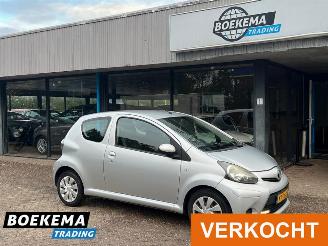 Damaged car Toyota Aygo 1.0 VVT-i Comfort Airco 2012/6