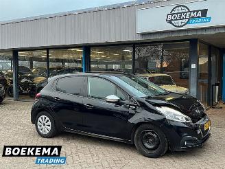 skadebil auto Peugeot 208 1.2 PureTech Urban Soul 5-Drs Navi Cruise Airco PDC Trekh. 2015/11