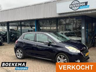 Peugeot 208 1.2 VTi Allure Led Navi Climate Cruise 2014/5