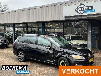 krockskadad bil auto Volkswagen Golf Variant 1.6 TDI Comfort DSGPanorama ACC Cruise PDC 2017/1