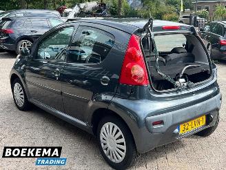 Peugeot 107 1.0-12V XS Airco 5-Deurs picture 3