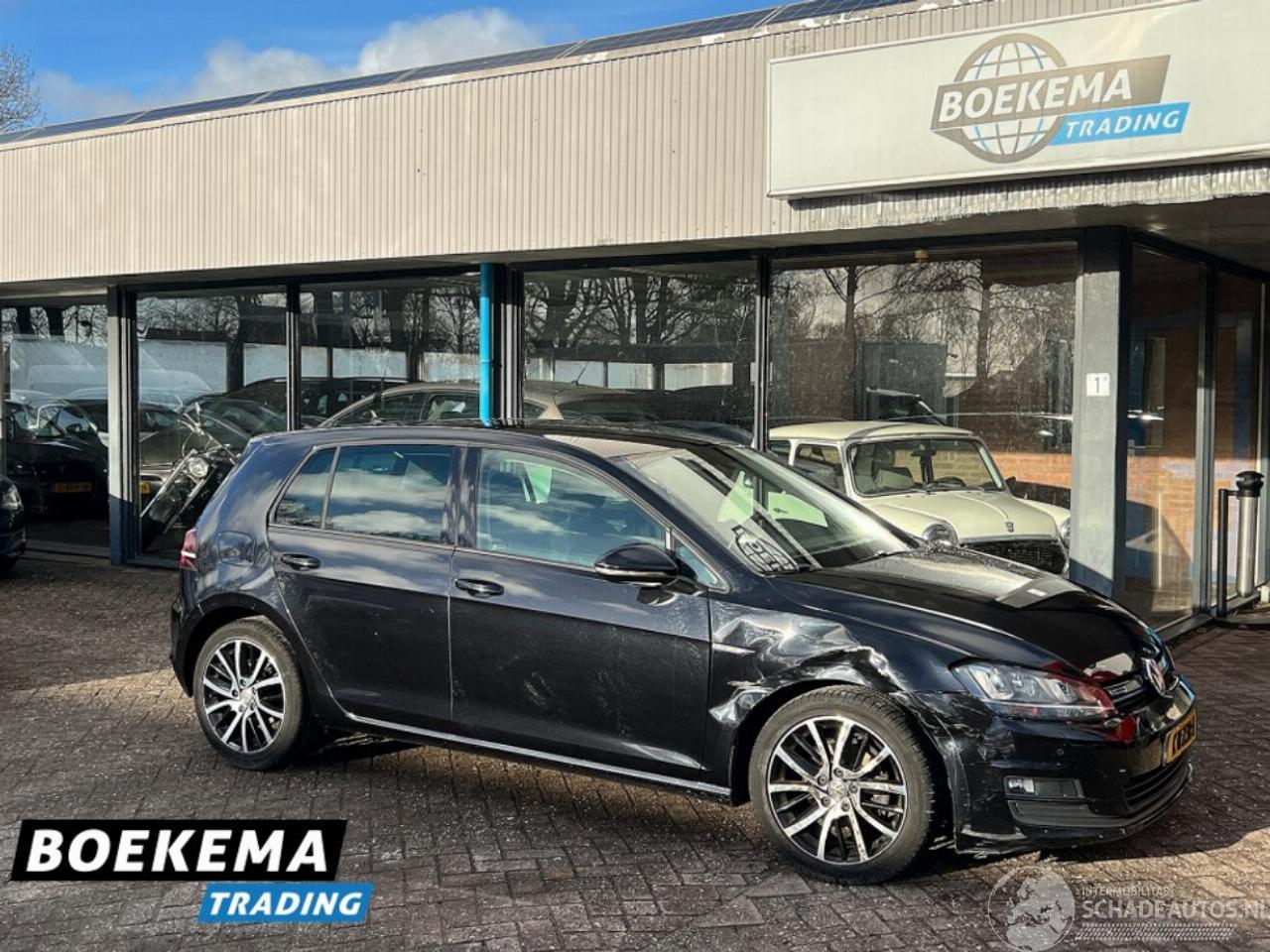 Volkswagen Golf 1.0 TSI Connected Navi Camera Cruise PDC