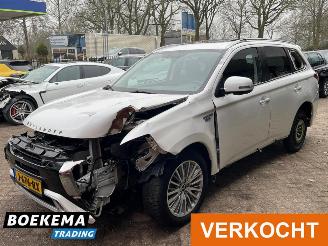 Mitsubishi Outlander 2.4 PHEV Intense+ Pano Leer Stoel/Stuurverw. Navi Camera PDC picture 4