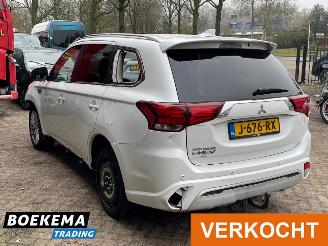 Mitsubishi Outlander 2.4 PHEV Intense+ Pano Leer Stoel/Stuurverw. Navi Camera PDC picture 3