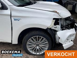 Mitsubishi Outlander 2.4 PHEV Intense+ Pano Leer Stoel/Stuurverw. Navi Camera PDC picture 7