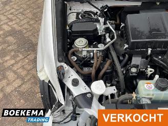 Mitsubishi Outlander 2.4 PHEV Intense+ Pano Leer Stoel/Stuurverw. Navi Camera PDC picture 12