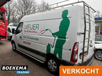 Renault Master T35 2.3 DCI L2H3 3-Pers Navigatie Cruise Airco PDC Trekhaak picture 3
