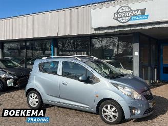 damaged passenger cars Chevrolet Spark 1.2 16V LTZ Navigatie Airco 2012/4
