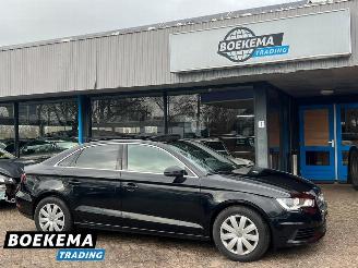 krockskadad bil auto Audi A3 Limousine 1.6 TDI 110PK Pro Line Panorama Navigatie Airco 2015/11