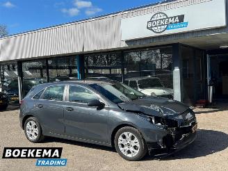 Auto incidentate Kia Ceed 1.0 T-GDi DynamicLine Navigatie Camera Keyless 2022/5