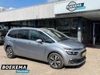 damaged passenger cars Citroën C4 Spacetourer 1.2 PureTech 7-Persoons Shine Automaat Navigatie Camera Zenith 2018/8