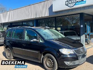 krockskadad bil auto Volkswagen Touran 2.0 TDI 170PK Highline Stoelverw. Cruise Climate 2008/5