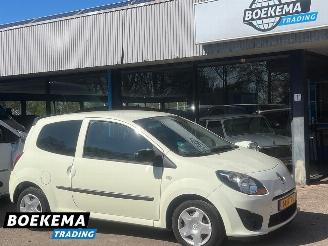 krockskadad bil auto Renault Twingo 1.5 dCi Collection Airco Cruise 2011/7