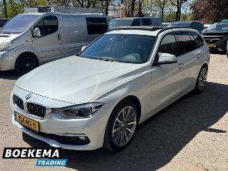 BMW 3-serie 320d xDrive Edition Panorama Leer Automaat Navigatie picture 4