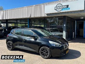 Coche accidentado Renault Clio 0.9 TCe Expression Navigatie Airco 2015/3