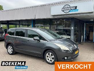 krockskadad bil auto Peugeot 5008 1.6 VTi Blue Lease 7-Persoons Leer Stoelverwarming Navigatie Climate Cruise 2010/10