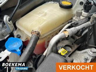 Toyota Auris Touring Sports 1.8 Hybrid Dynamic Navigatie Cruise Climate picture 14