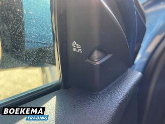 Volvo V-40 2.0 D4 Summum Business Glazen Dak Navigatie Cruise picture 12