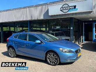 Volvo V-40 2.0 D4 Summum Business Glazen Dak Navigatie Cruise picture 1