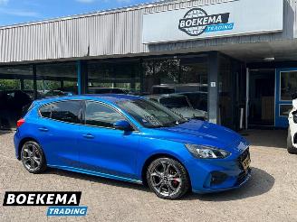 krockskadad bil auto Ford Focus 1.0 EcoBoost Hybrid ST Line Stoel/Stuurverwaming Climate Navigatie Camera 2021/10