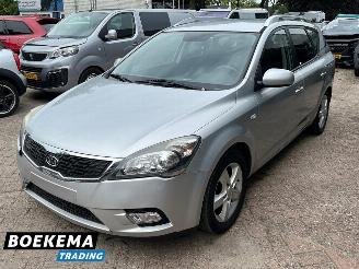 Kia Cee d cee'd 1.4 CVVT Seven Navigatie Airco Cruise Trekhaak picture 4