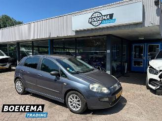 krockskadad bil auto Fiat Punto Evo 1.3 M-Jet Dynamic Navi Climate Cruise 2010/9