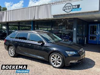 damaged passenger cars Skoda Superb Combi 1.8 TSI 180PK Style Business DSG CantonSound Keyless Navigatie 2017/1