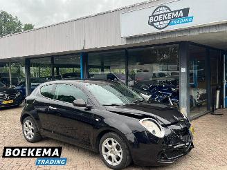 krockskadad bil auto Alfa Romeo MiTo 1.4 Distinctive Clima Navi Elektrisch ramen Licht metaal 2010/3