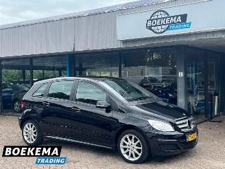 krockskadad bil auto Mercedes B-klasse 160 Business Class Stoelverwarming Navi Trekhaak 2010/10
