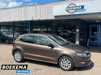 damaged passenger cars Volkswagen Polo 1.2-12V Trendline 5-Deuren Stoelverwarming Navi Airco 2012/2