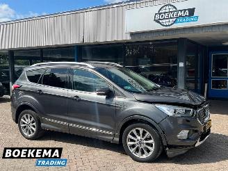 krockskadad bil auto Ford Kuga 1.5 EcoBoost Vignale 180PK Stoel- en stuur verwarming MemoryNavi 2018/1