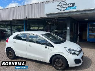 Vaurioauto  passenger cars Kia Rio 1.2 CVVT Comfort Pack Navi Airco Cruise 2013/8