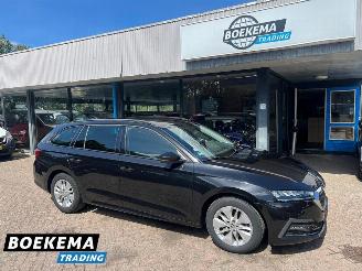 skadebil auto Skoda Octavia Combi 1.0 TSI Business Edition Navi Cruise Clima 2021/1