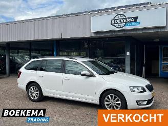 skadebil auto Skoda Octavia Combi 1.2 TSI Businessline Automaat Navi Cruise Clima 2016/2