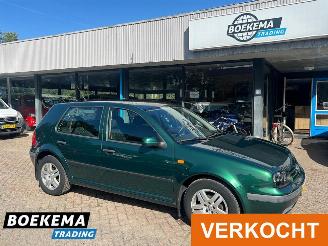 Vaurioauto  passenger cars Volkswagen Golf 1.6 5-Deurs Trekhaak LMV 1999/4