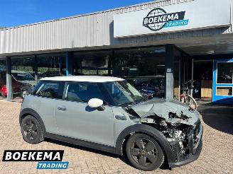 krockskadad bil auto Mini Cooper S 33 kWh HUD Navi Stoelverwarming Clima Cruise 2022/11