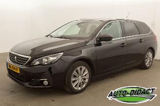 Avarii autoturisme Peugeot 308 SW 1.2 Pano 96KW PureTech Blue Lease 2017/12